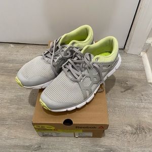 Women Reebok shoes - size 10